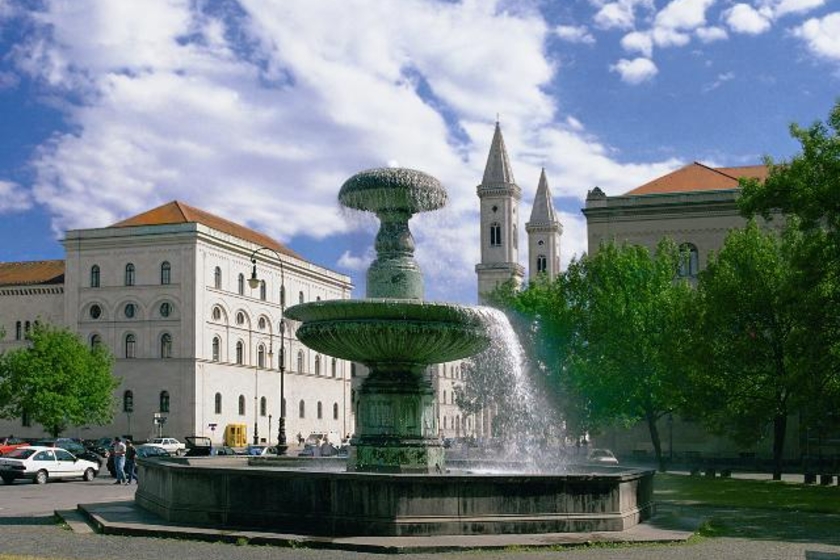 Brunnen LMU Hauptgebäude