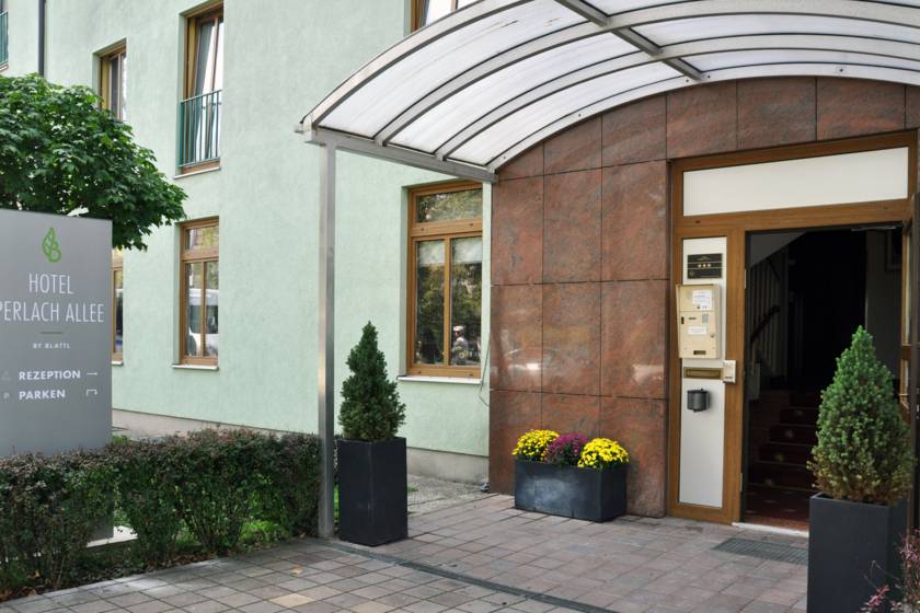 Hotel Perlach Allee by Blattl