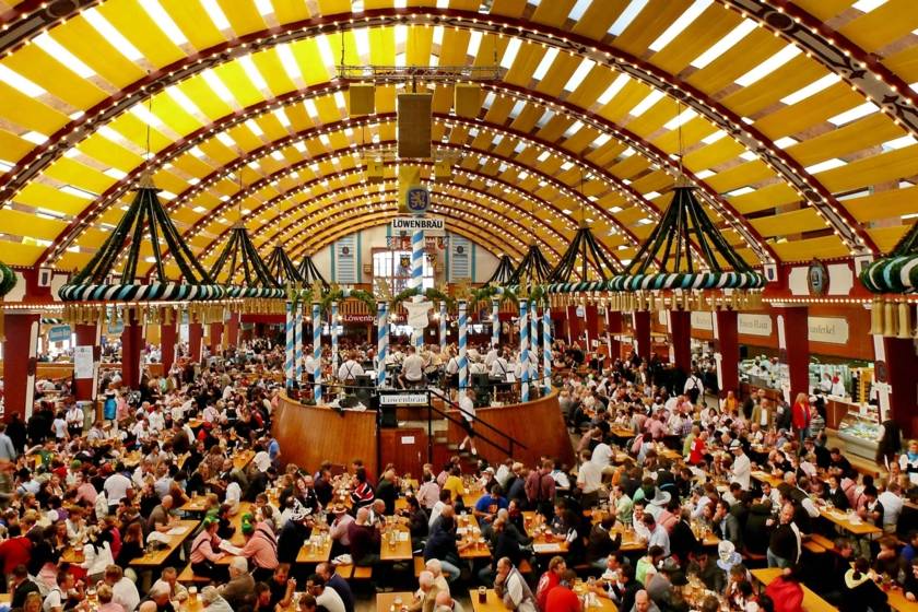 Oktoberfest Löwenbräu Festzelt 1497