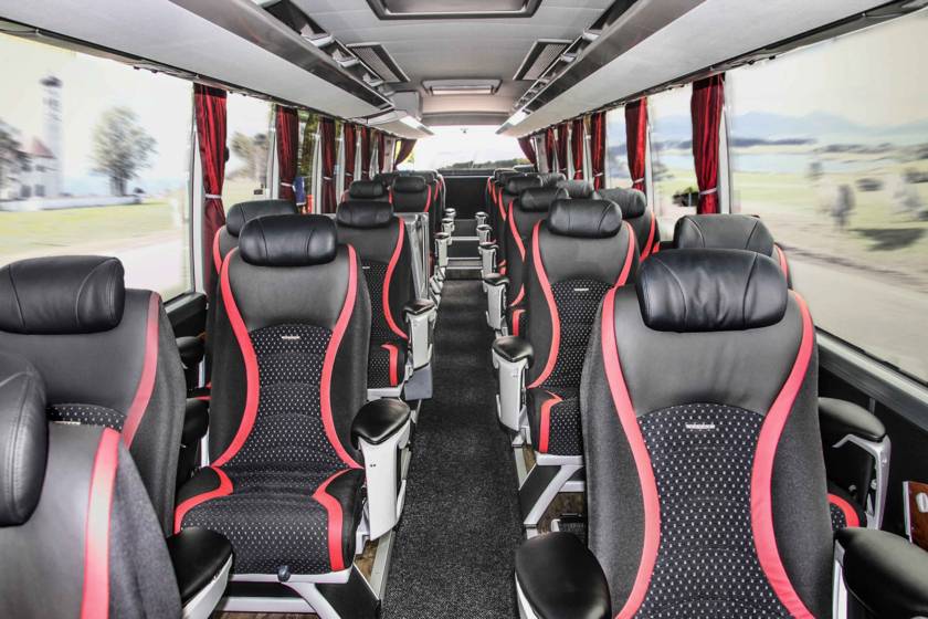 Tagesausflug VIP Bus innen