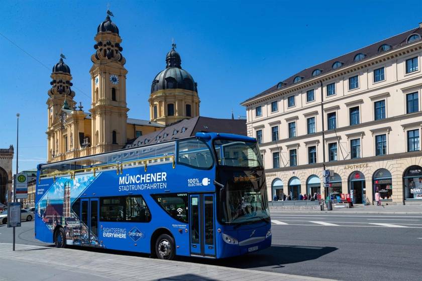 Stadtrundfahrt Blauer Bus Sightseeing Odeonsplatz 499