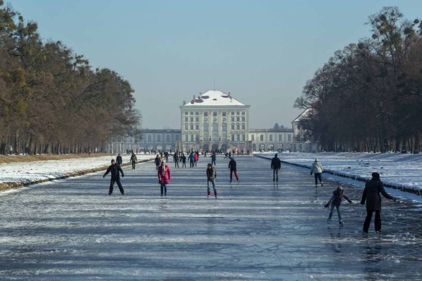 Winter Schlittschuh Schloss Nymphenburg