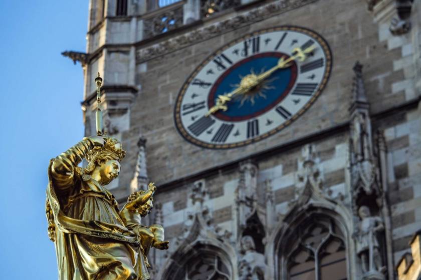 Mariensäule Turm Neues Rathaus 2040s