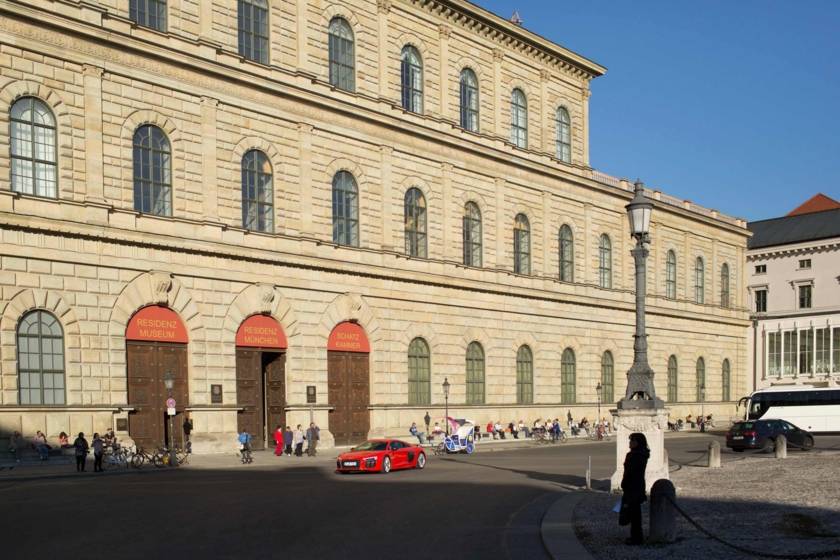 Residenz Max-Joseph-Platz 74a7876