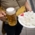Una típica jarra de cerveza bávara y un plato con radios de rebanadas.