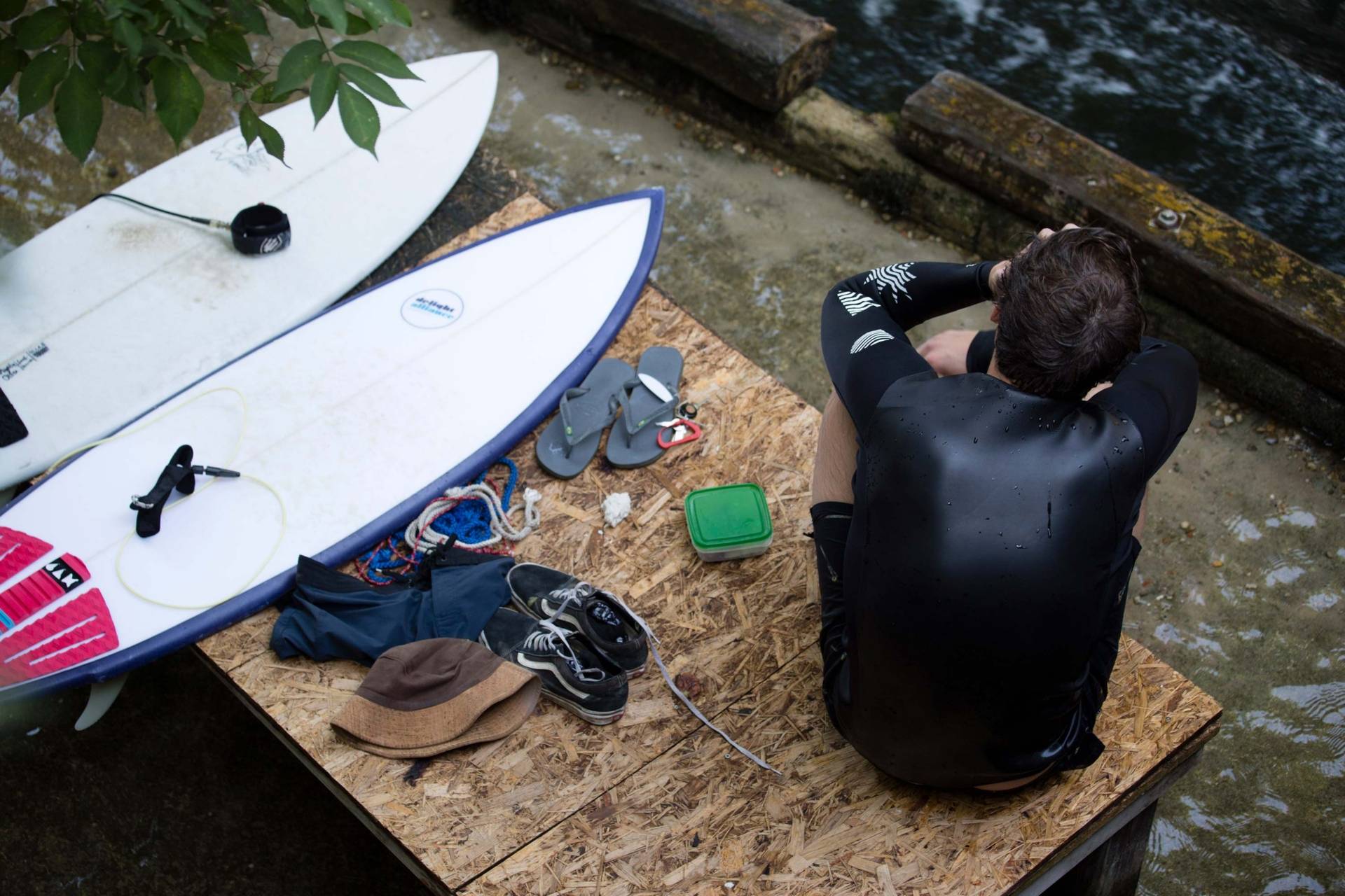 The Eisbach surfer wave in Munich The "Eisbachwelle"