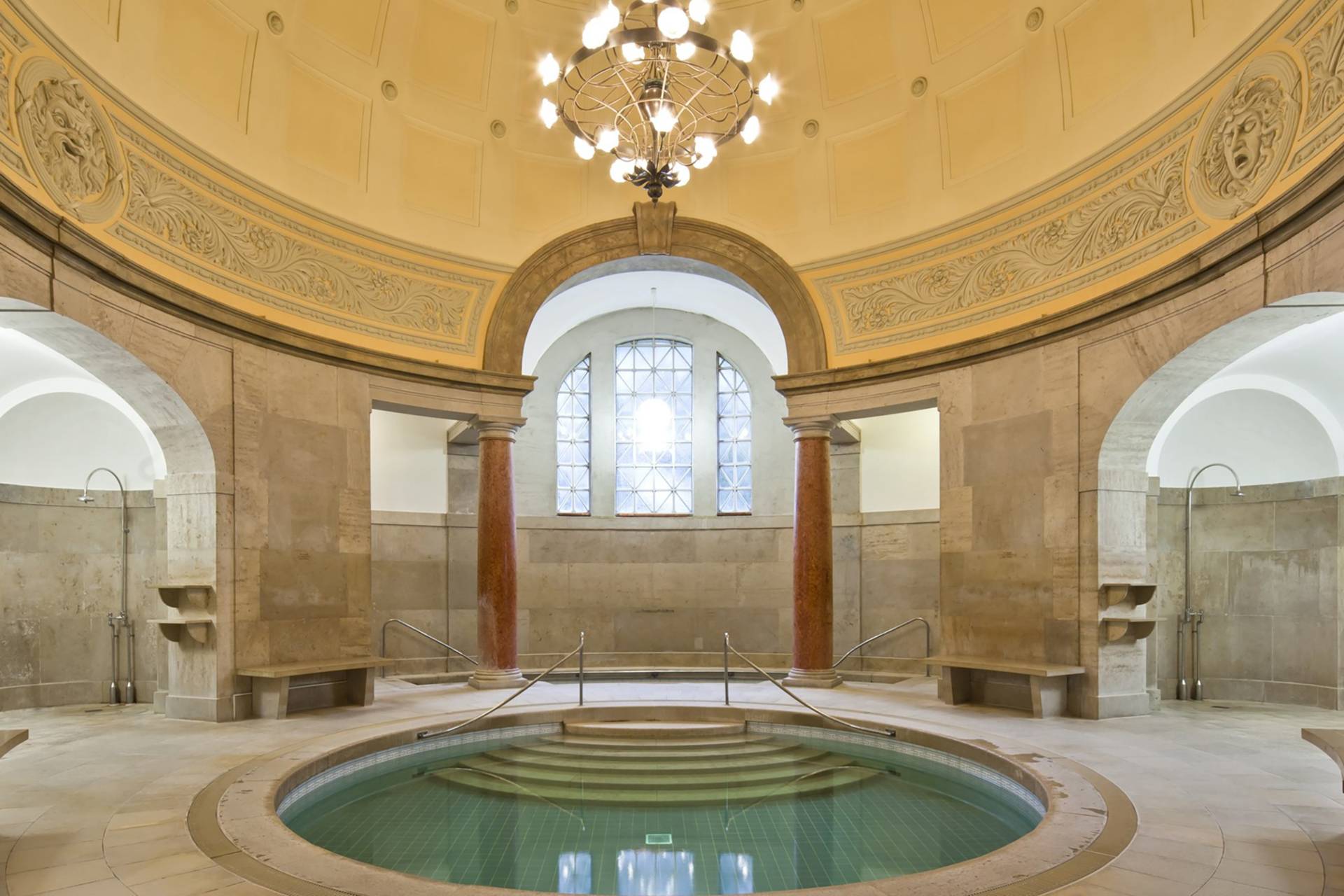 swimming pools and bathing lakes