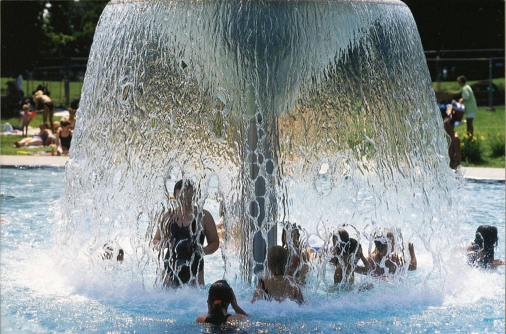 swimming pools and bathing lakes photo