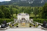 Il castello di Linderhof nella periferia di Monaco.