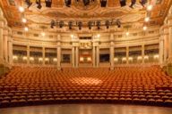 Blick auf den leeren Zuschauerraum des Prinzregentheaters in München.Vue de l'auditorium vide du Prinzregentheater de Munich.