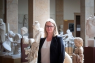 The tour guide Alvestad-Aschenbrenner stands in the Museum for Abgüsse Klassischer Bildwerke Munich