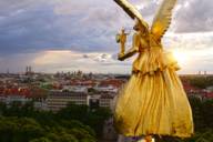 El ángel de la paz en Munich de lado