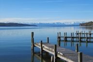 Around just 20 kilometres to the south-west of the city, you will find “Munich’s summer swimming pool”. Anyone who fancies a swim, bike ride, leisurely stroll or boat trip won’t be disappointed on a trip to Starnberger See.