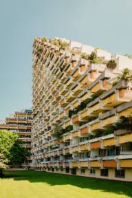 The Pharaoh House with its colourful balconies is located in Munich-Unterföhring.