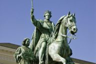 Statue de cavalier du roi Louis Ier.
