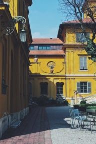 The inner courtyard of the Lenbachhaus Museum in Munich.