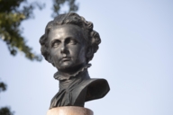 A bust of King Ludwig II. on the Cornelius Bridge in Munich