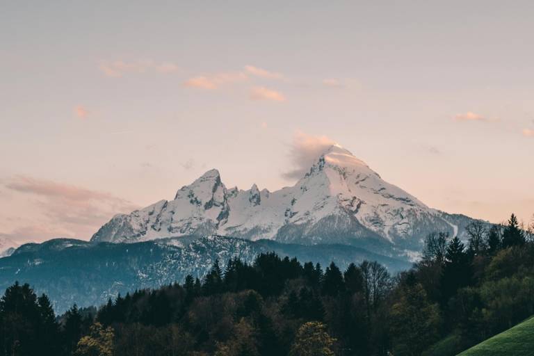 Watzmann Berchtesgaden nella luce della sera intorno a Monaco.