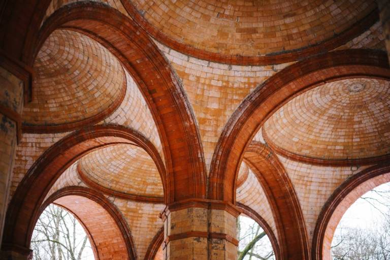 Ceiling of a pavillon at Alter Südfriedhof in Munich