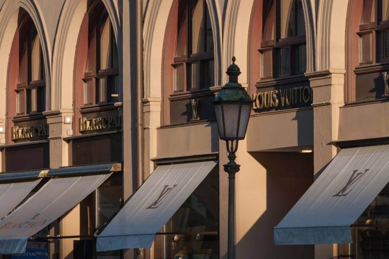 Boutiques at Maximlianstraße in Munich.