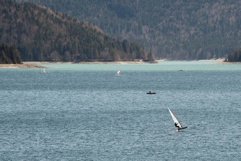 Windsurfer on the Walchensee in the hinterland of Munich.